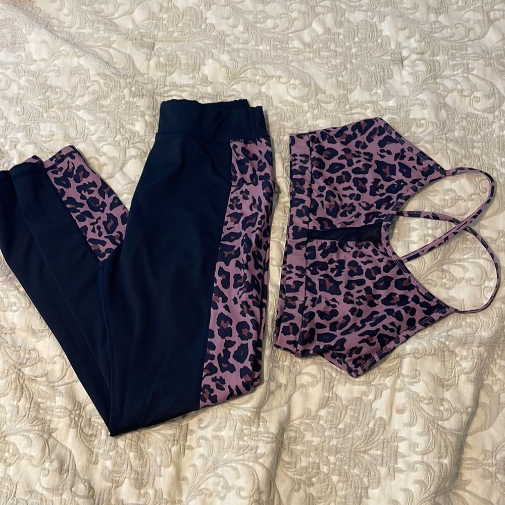 Cheetah/mauve workout set